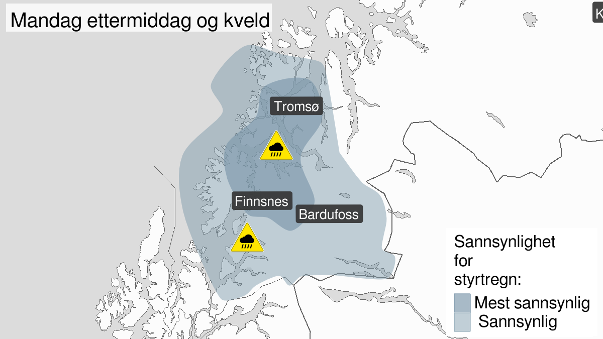Map over Heavy rainshowers, yellow level, Large parts of Troms west of Lyngsalpan, 2023-07-17T11:00:00+00:00, 2023-07-17T22:00:00+00:00