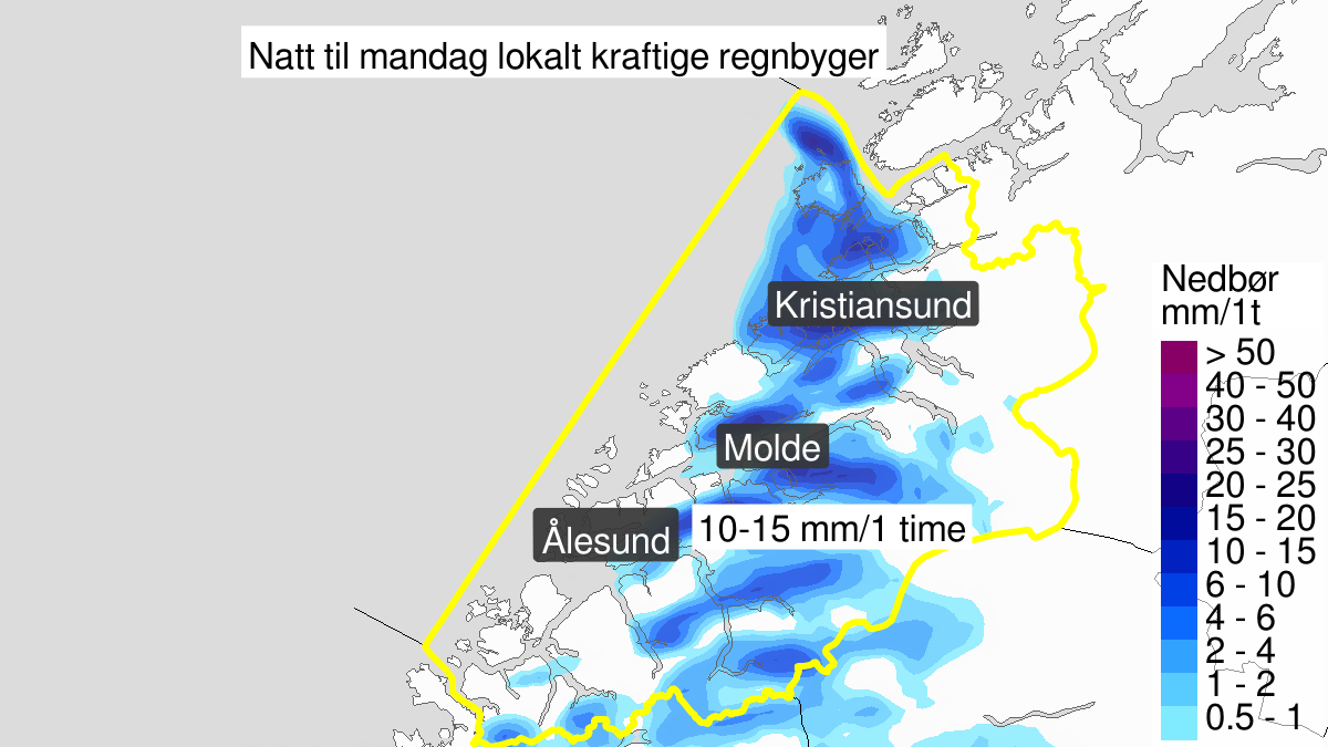 Heavy rainshowers, yellow level, Møre og Romsdal, 30 July 21:00 UTC to 31 July 04:00 UTC.