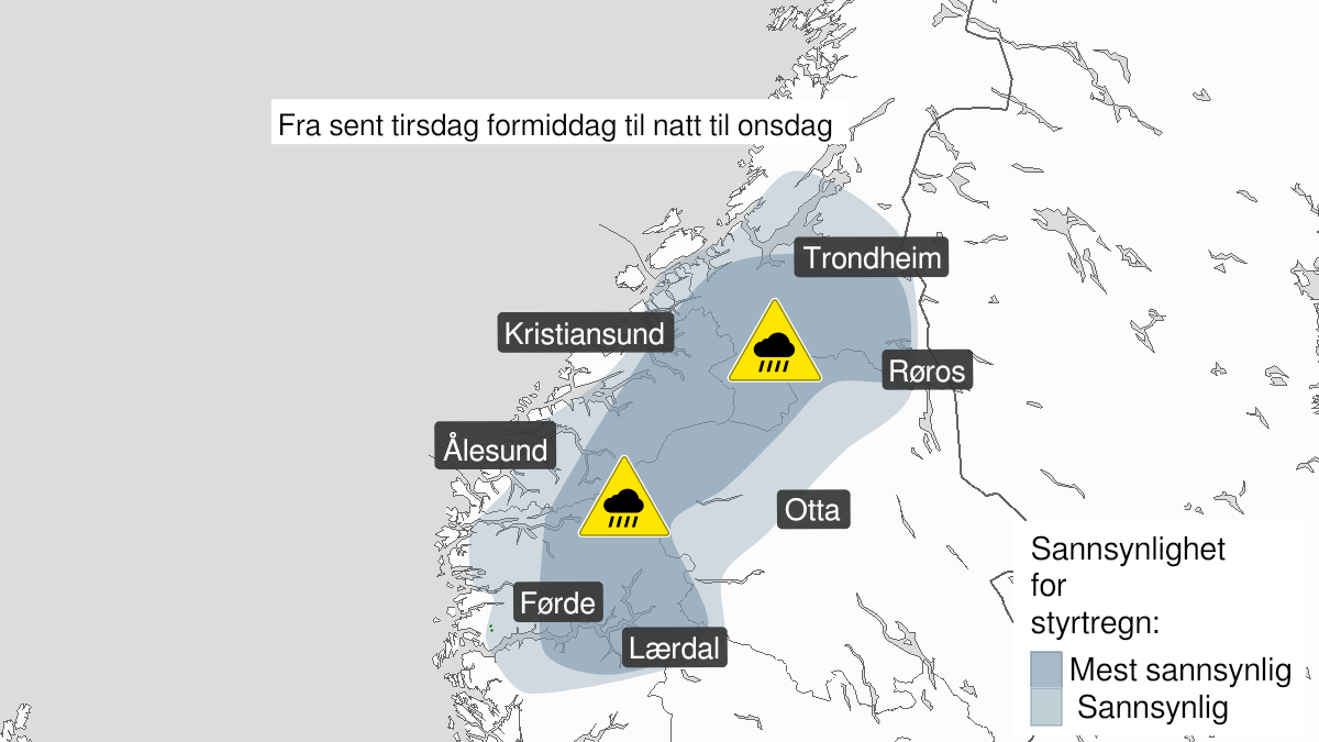 Kart over styrtregn, gult nivå, Sogn og Fjordane, Møre og Romsdal, Sør-Trøndelag, Innlandet nord for Lillehammer, 10 August 09:00 UTC til 11 August 01:00 UTC.