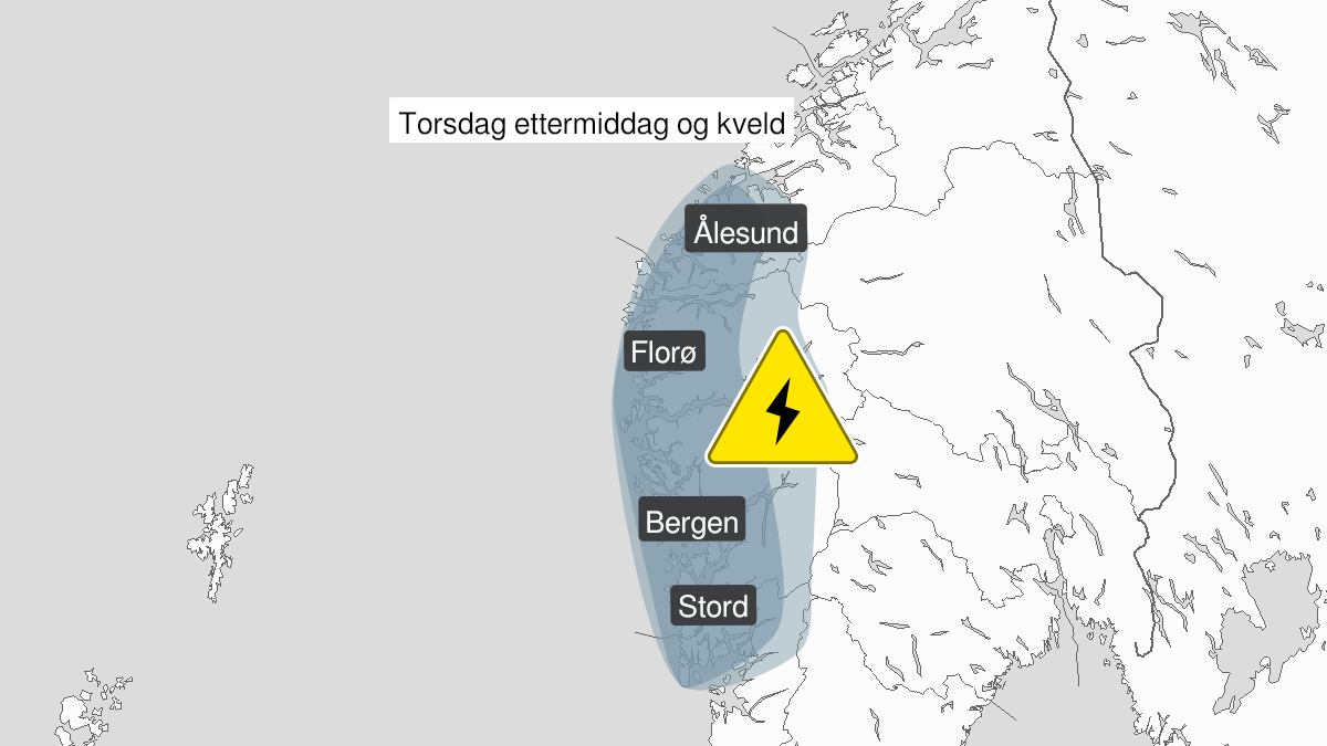 Map over Frequent lightning ongoing, yellow level, Part of Rogaland, Vestland and Møre og Romsdal, 2022-10-06T15:00:00+00:00, 2022-10-07T15:00:00+00:00