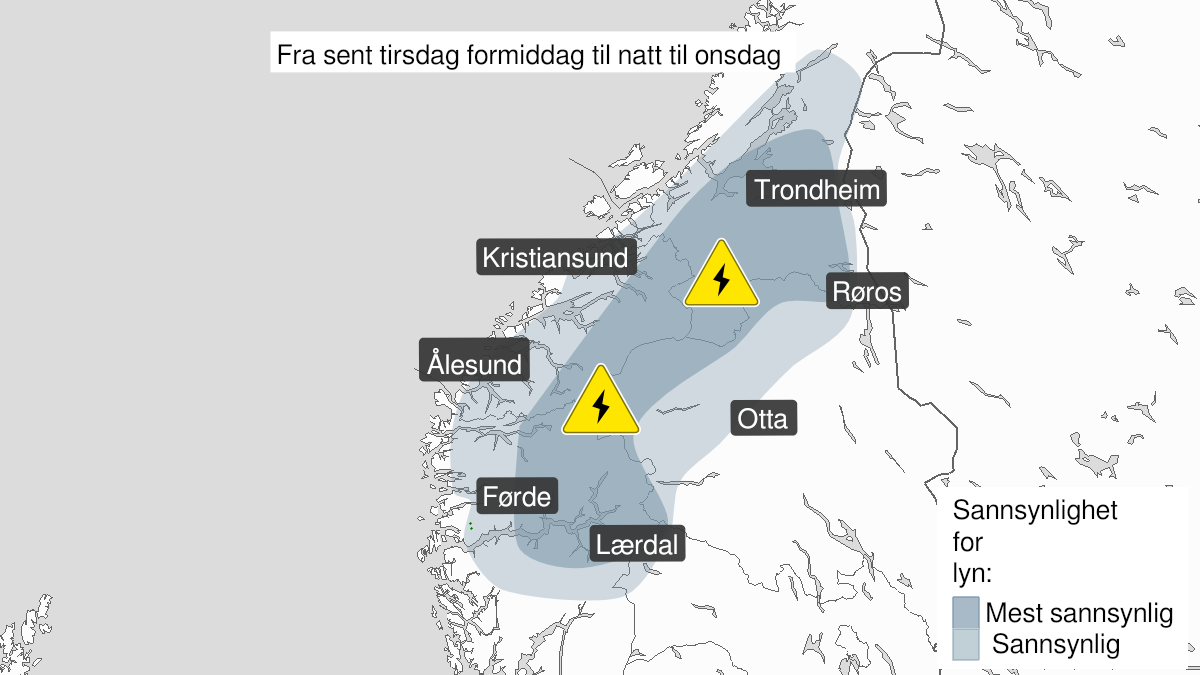 Kart over mye lyn, gult nivå, Sogn og Fjordane, Møre og Romsdal, Sør-Trøndelag og Innlandet nord for Lillehammer, 10 August 10:00 UTC til 11 August 01:00 UTC.