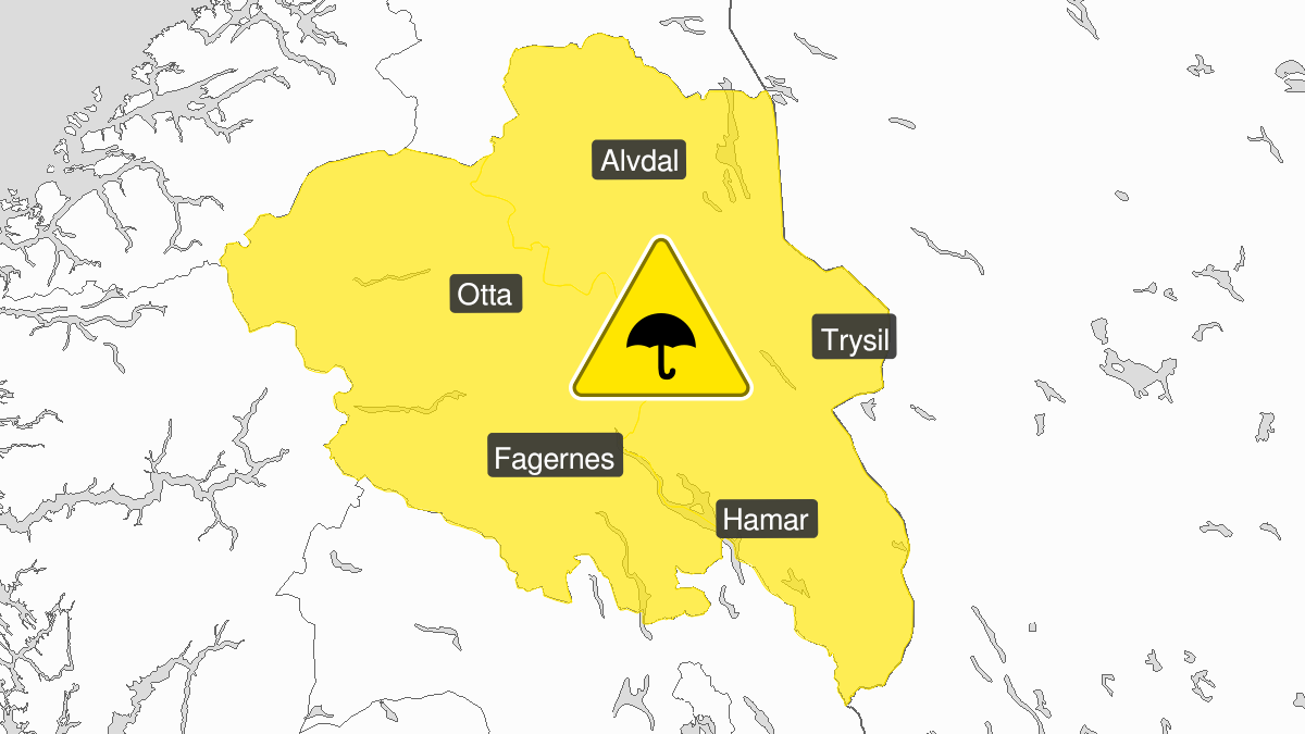 Kart over mye regn, gult nivå, Innlandet fylke, 04 October 12:00 UTC til 05 October 03:00 UTC.