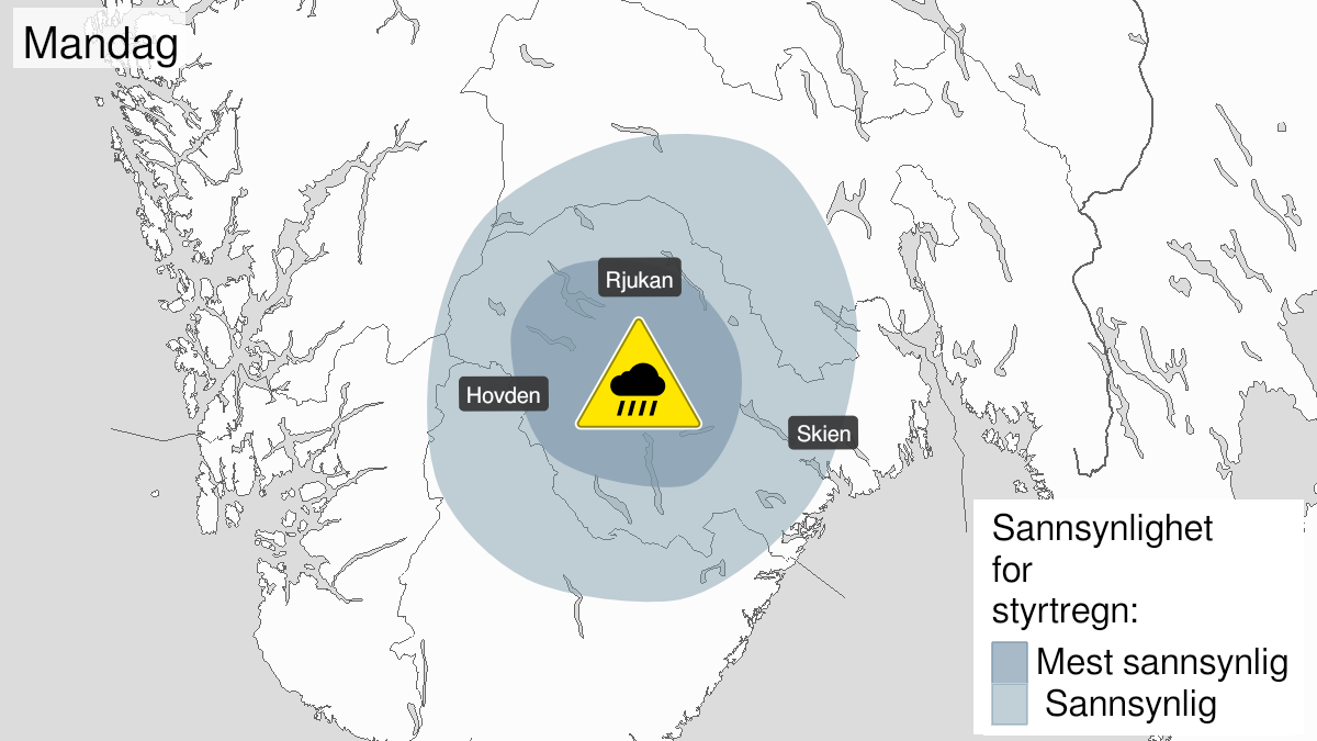 Map of heavy rainshowers, yellow level, Aust-Agder, Telemark and Buskerud, 04 July 22:00 UTC to 05 July 22:00 UTC.